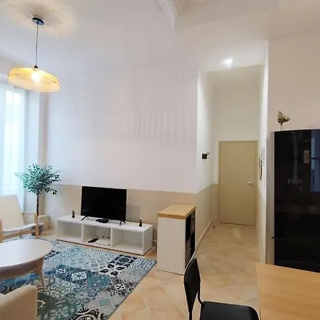 Le Daudet - A 2 Pas Des Arenes Apartament *